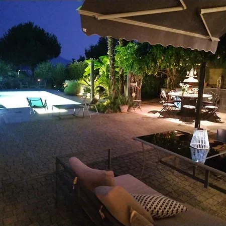 Vacation In With Pool Gravedona